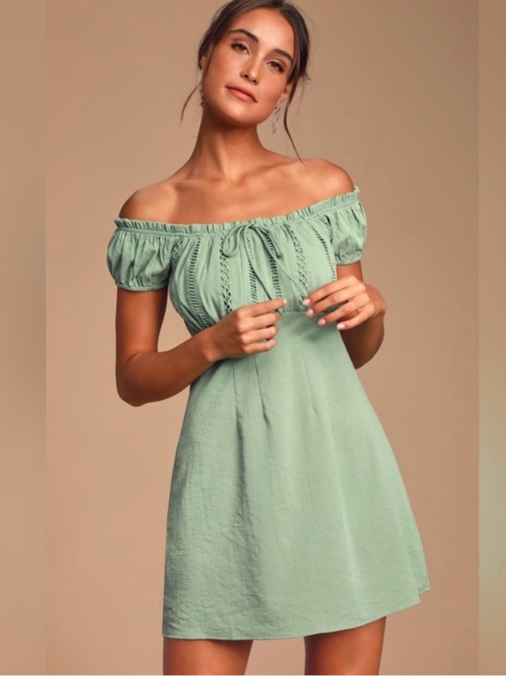 Lulus Wisteria Sage Green size S
Embroidered Off-the-Shoulder
Mini Dress